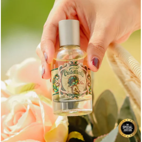Parfum Cuddling dari Scent Plus untuk Wanita dengan aroma 