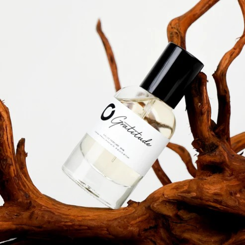 Parfum Gratitude dari Onix untuk Unisex dengan aroma 