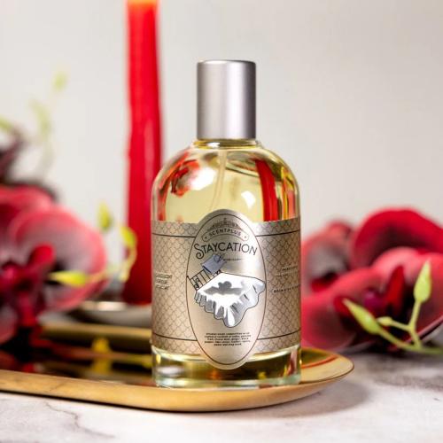Parfum Staycation dari Scent Plus untuk Pria dengan aroma 